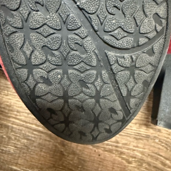 Ziera size 8 NWOT suede pumps with Rounded Toe and Modest Heel- Mary Jane hook - Picture 6 of 13